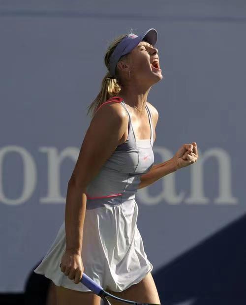 包含莎拉波娃回归赛场，比分优势明显首场状态亮眼，篮网观众沸腾！的词条