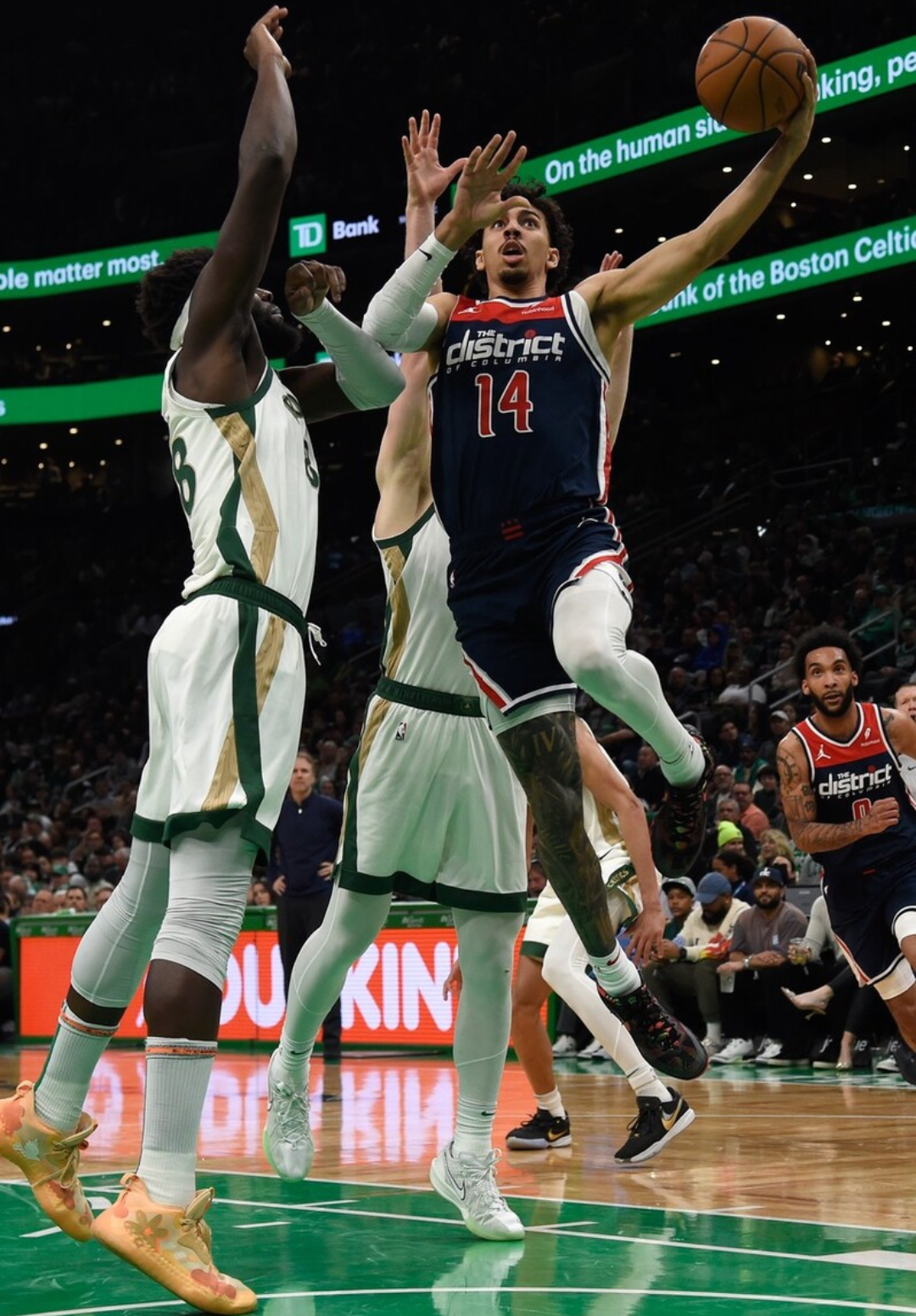 刚刚！波士顿凯尔特人国际比赛日篮板制胜武汉三镇国际比赛日造点机会，赛后山东泰山复出首秀的简单介绍